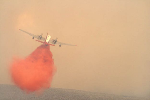 Retardant planes quickly brought in. Photo by Dave Bell.
