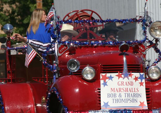 Thompsons Grand Marshalls. Photo by Clint Gilchrist, Pinedale Online.