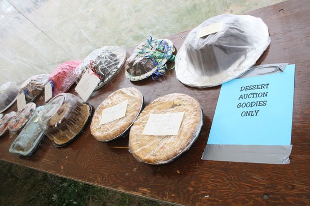 Dessert Auction. Photo by Pam McCulloch.