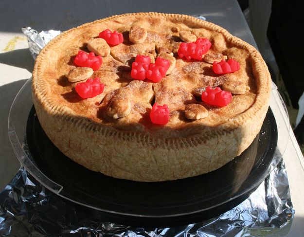 Appleberry Pie - After. Photo by Dawn Ballou, Pinedale Online.