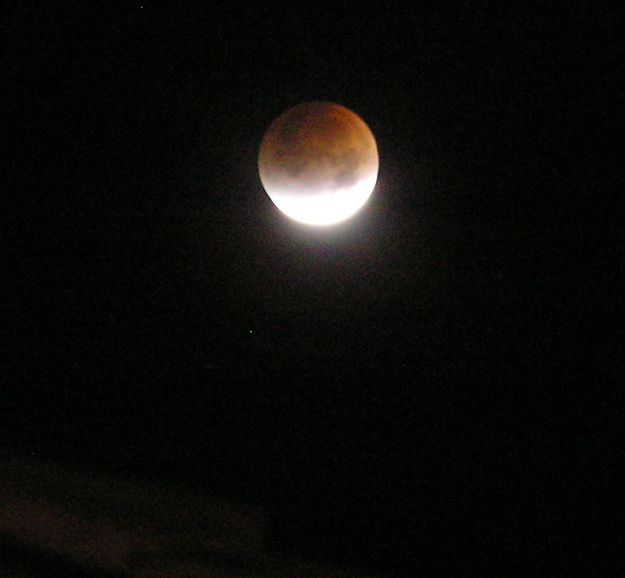 Lunar Eclipse. Photo by Bob Rule, KPIN 101.1 FM Pinedale Radio.