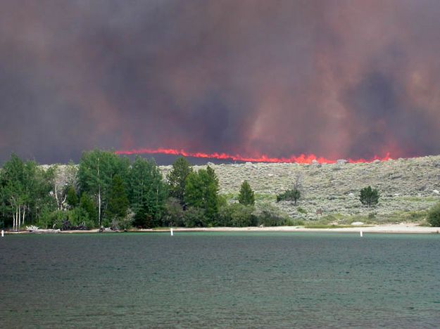 Line of flames near Fremont Lake. Photo by Jesse Lake, Lakeside Lodge.