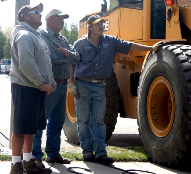 Installation Crew. Photo by Pinedale Online.