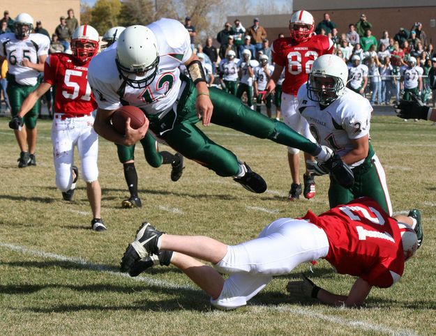 Flying Tackle. Photo by Clint Gilchrist, Pinedale Online.