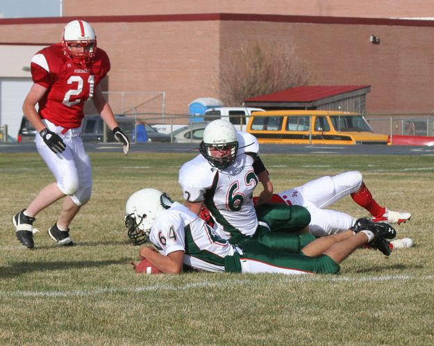 Blocked Punt. Photo by Clint Gilchrist, Pinedale Online.