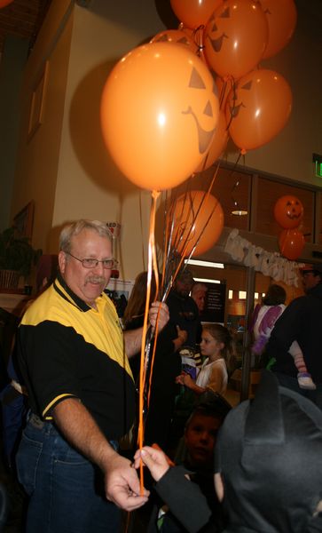 Balloon Man. Photo by Pam McCulloch.