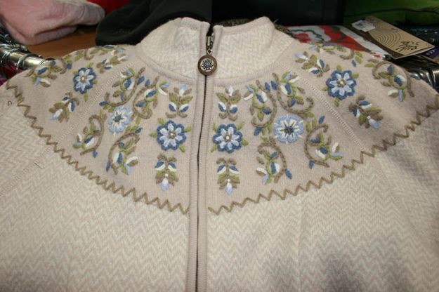 Sweater Detail. Photo by Dawn Ballou, Pinedale Online.
