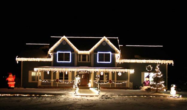 Holiday Lights. Photo by Clint Gilchrist, Pinedale Online.