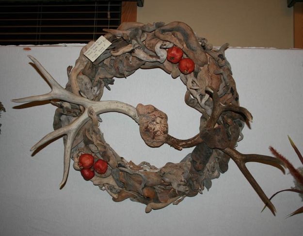 NOLS wreath. Photo by Dawn Ballou, Pinedale Online.