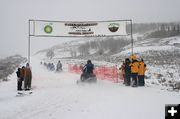 Snowmobilers turn. Photo by Dawn Ballou, Pinedale Online.