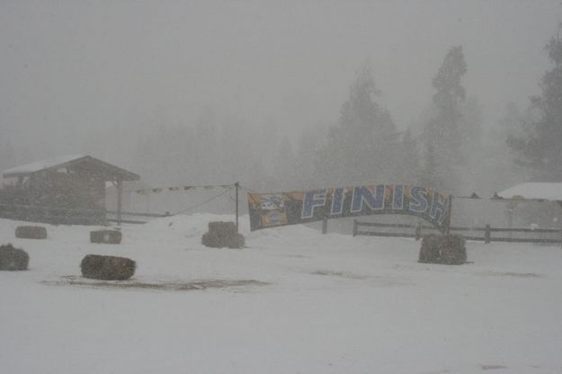 Pinedale Finish Line. Photo by Dawn Ballou, Pinedale Online.