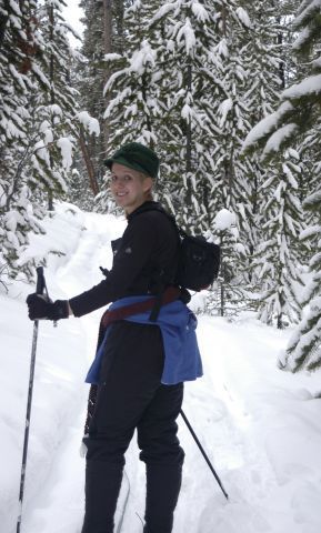 Kim Brokling Skiing. Photo by Arnold Brokling.