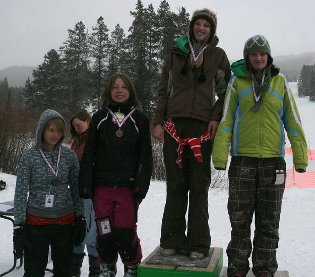 7th-8th Female Skiers. Photo by Pam McCulloch.