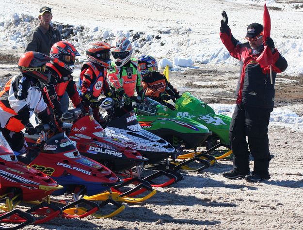 120 4 Stroke Champ Start. Photo by Clint Gilchrist, Pinedale Online.