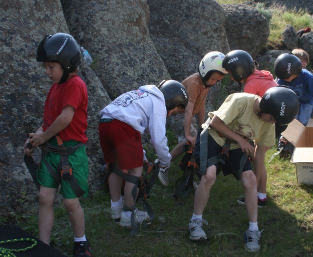 Gearing Up. Photo by Pam McCulloch, Pinedale Online.