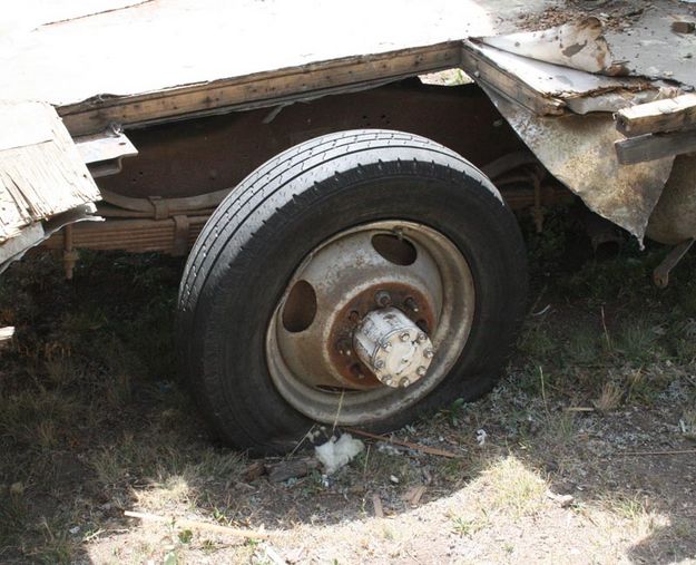 Flat tire. Photo by Dawn Ballou, Pinedale Online.