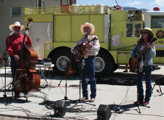 Great Music. Photo by Dawn Ballou, Pinedale Online.