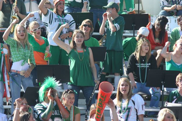 Victory Cheer. Photo by Clint Gilchrist, Pinedale Online.