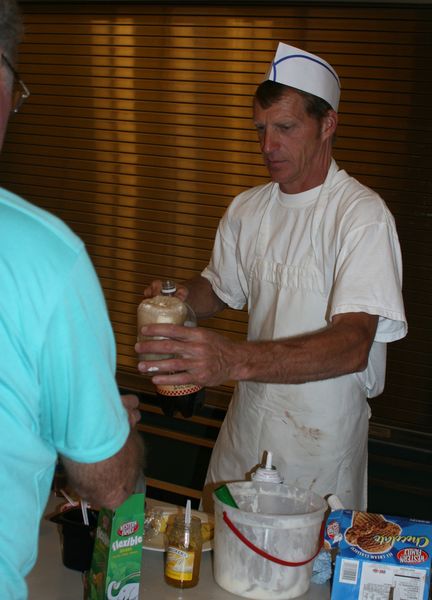 Root Beer Floats. Photo by Pam McCulloch, Pinedale Online.