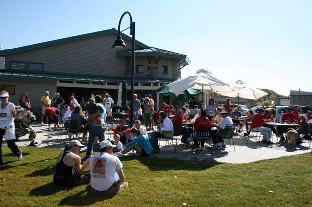 Community BBQ. Photo by Dawn Ballou, Pinedale Online.