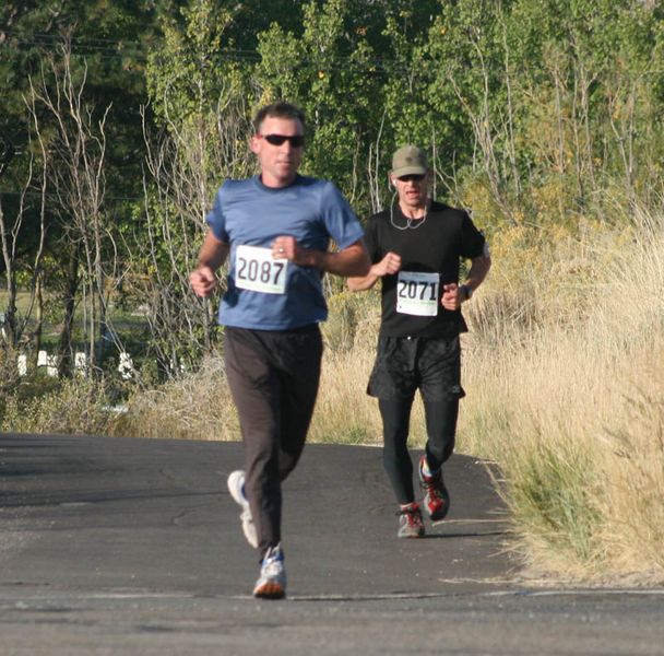 Runners. Photo by Dawn Ballou, Pinedale Online.