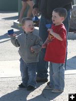 Cheerleaders. Photo by Dawn Ballou, Pinedale Online.