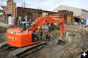 Digging Up. Photo by Dawn Ballou, Pinedale Online.