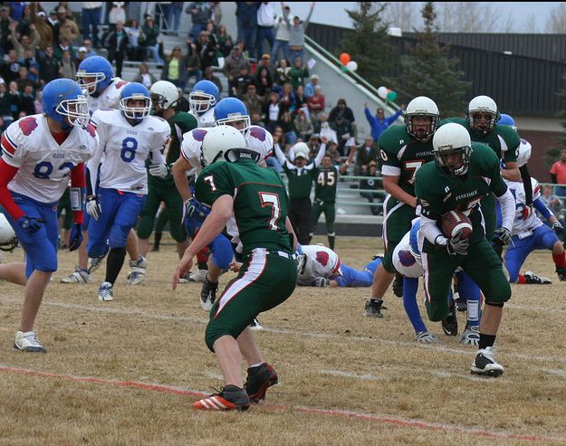 Pinedale 28 - Lovell 23. Photo by Clint Gilchrist, Pinedale Online.