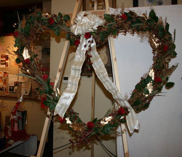 Sage & Snow Wreath. Photo by Dawn Ballou, Pinedale Online.