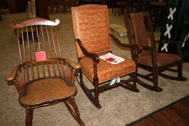 Rocking Chairs. Photo by Dawn Ballou, Pinedale Online.