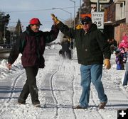 High Five. Photo by Dawn Ballou, Pinedale Online.