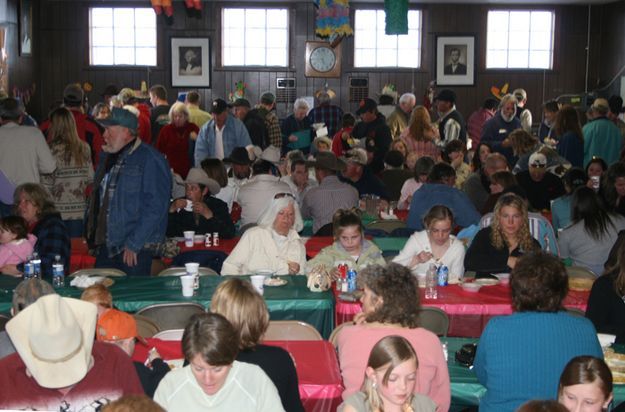Full House. Photo by Pam McCulloch, Pinedale Online.