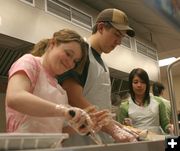 Serving it Up. Photo by Pam McCulloch, Pinedale Online.