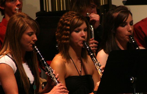 Senior Girls. Photo by Pam McCulloch, Pinedale Online.