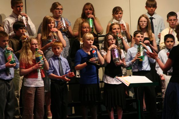 7th & 8th Grade Choir. Photo by Pam McCulloch, Pinedale Online.