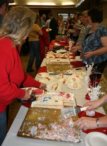 Graduation Cake. Photo by Dawn Ballou, Pinedale Online.