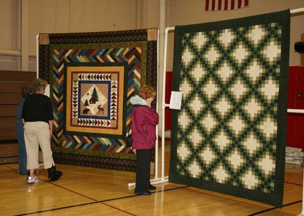 Quilt Show. Photo by Dawn Ballou, Pinedale Online.