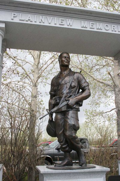 Bronze Soldier Statue. Photo by Dawn Ballou, Pinedale Online.