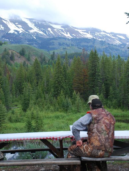 Dining with a view. Photo by Ruth Neely, Bucky's Outdoors.