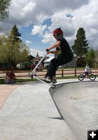 Up and Over the Rim. Photo by Dawn Ballou, Pinedale Online.