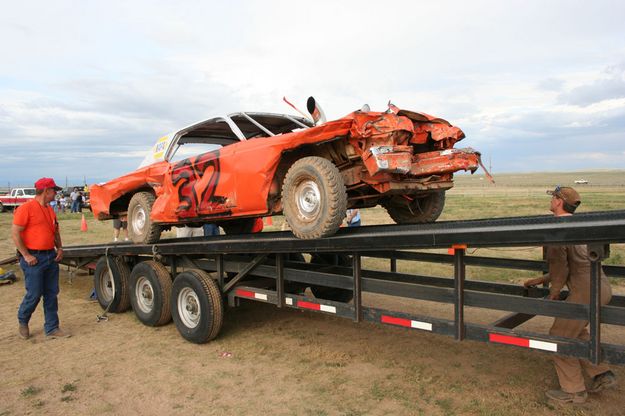 Post Race Inspection. Photo by Clint Gilchrist, Pinedale Online.