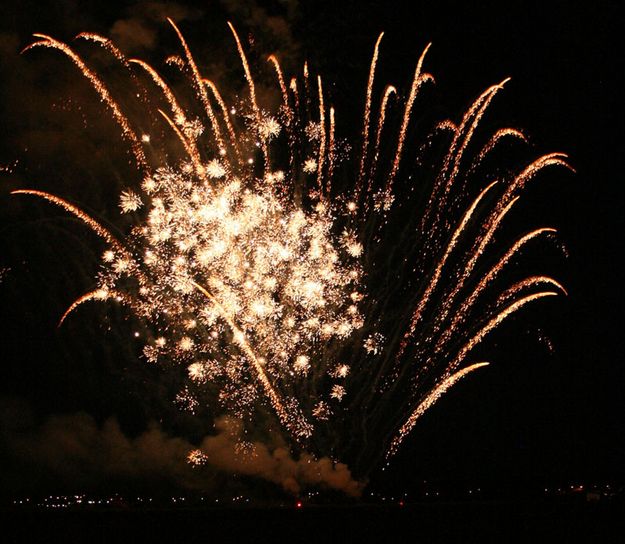 Fireworks. Photo by Dawn Ballou, Pinedale Online.