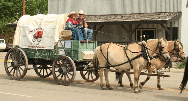 Wagon. Photo by Dawn Ballou, Pinedale Online.