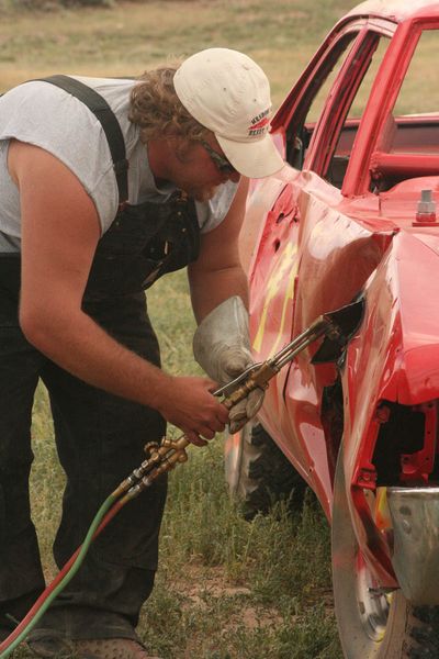 Pit Crew. Photo by Dawn Ballou, Pinedale Online.