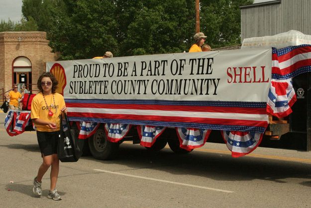 Shell float. Photo by Dawn Ballou, Pinedale Online.