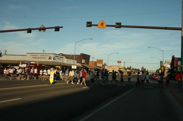 To the Starting Line. Photo by Dawn Ballou, Pinedale Online.