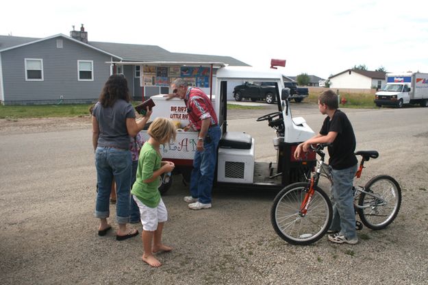 Ice Cream Truck. Photo by Pam McCulloch, Pinedale Online.