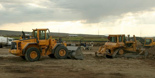 Heavy Equipment. Photo by Dawn Ballou, Pinedale Online.