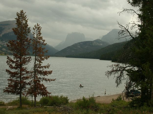 Green River Lakes. Photo by Dawn Ballou, Pinedale Online.