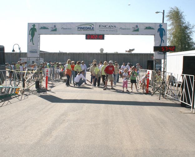 Finish Line. Photo by Pam McCulloch, Pinedale Online.